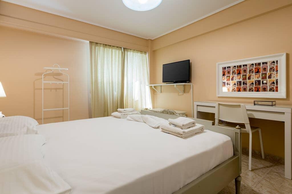Sunny Apartment With 2 Bedrooms And Garden Glyfáda Ngoại thất bức ảnh
